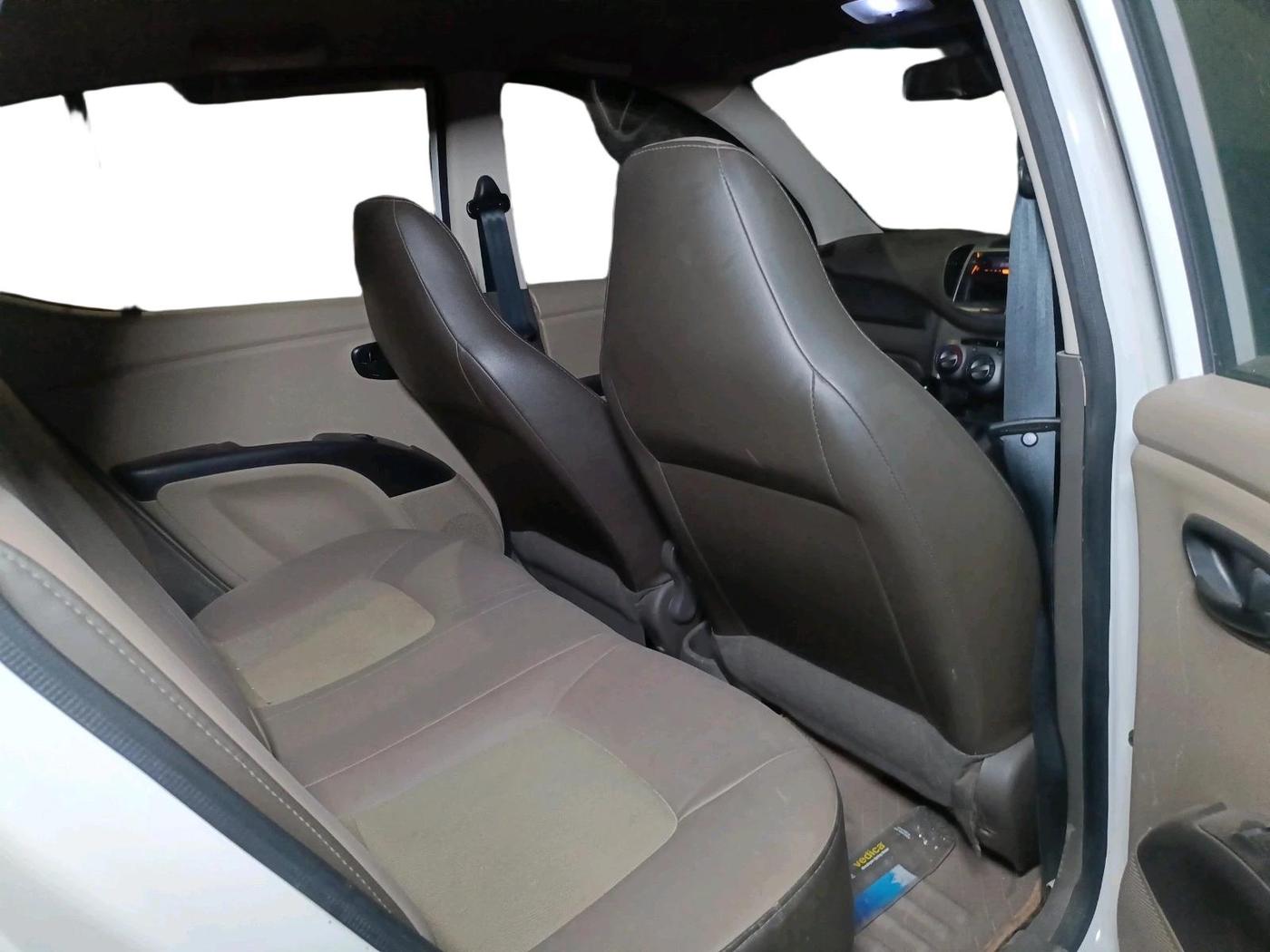2014 Hyundai i10 MAGNA 1.1, Petrol, Manual, 63,826 km, interior