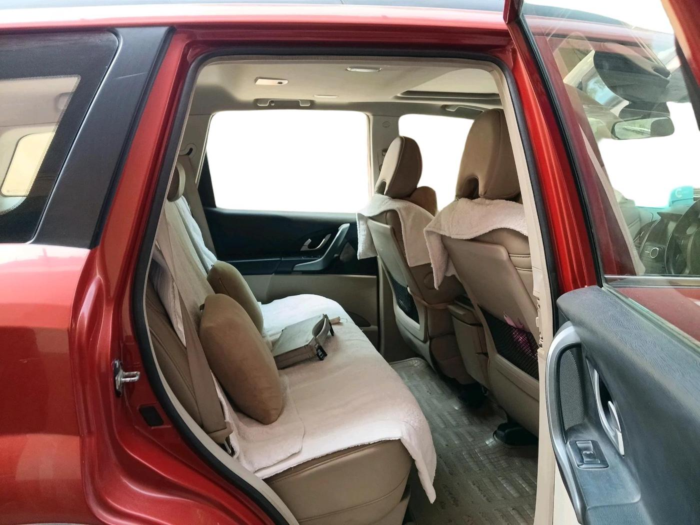 2016 Mahindra XUV500 W10 1.99, Diesel, Manual, 73,767 km, interior