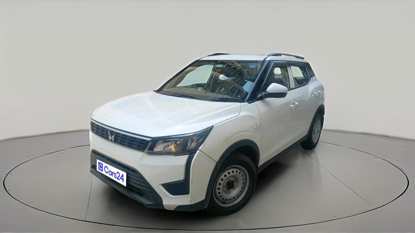 2023 Mahindra XUV300 W4 1.2 PETROL, Petrol, Manual, 23,470 km, exterior