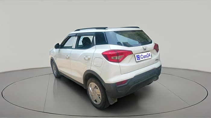 2023 Mahindra XUV300 W4 1.2 PETROL, Petrol, Manual, 23,470 km, exterior