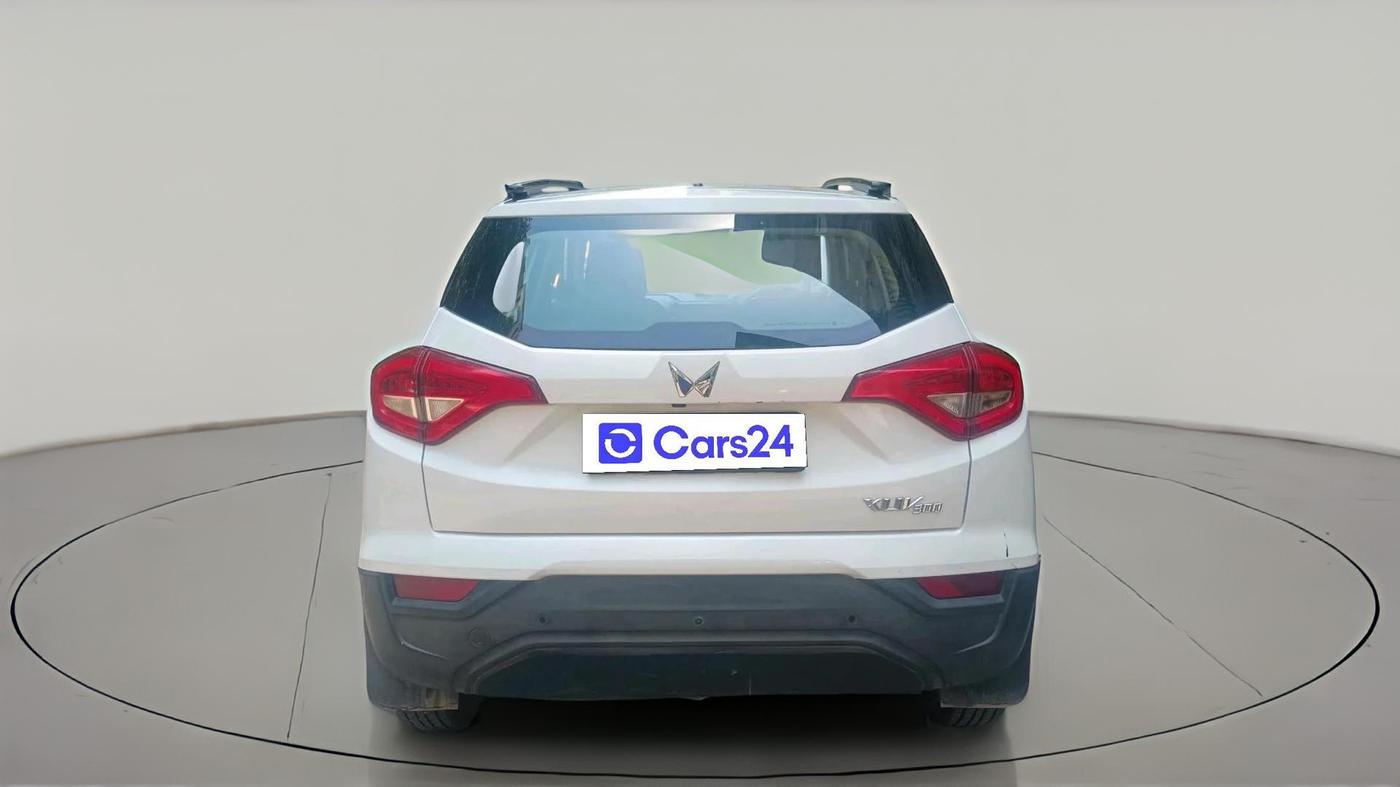 2023 Mahindra XUV300 W4 1.2 PETROL, Petrol, Manual, 23,470 km, exterior