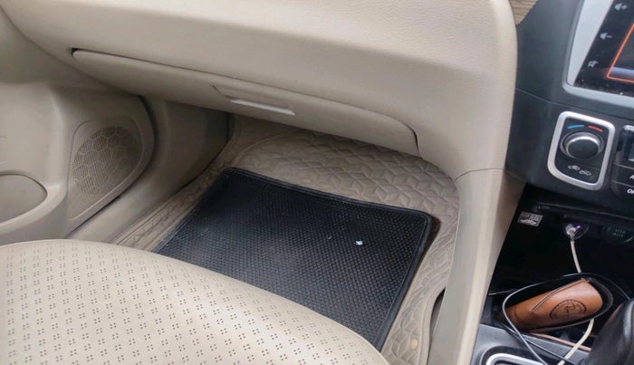 2021 Maruti Ciaz ALPHA  AT 1.5 SHVS PETROL, CNG, Automatic, 43,784 km, interior