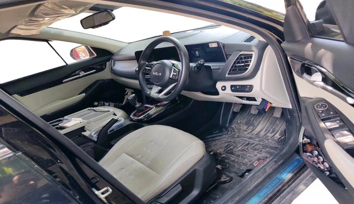 2024 KIA SELTOS  HTX 1.5 PETROL MT, Petrol, Manual, 16,087 km, interior