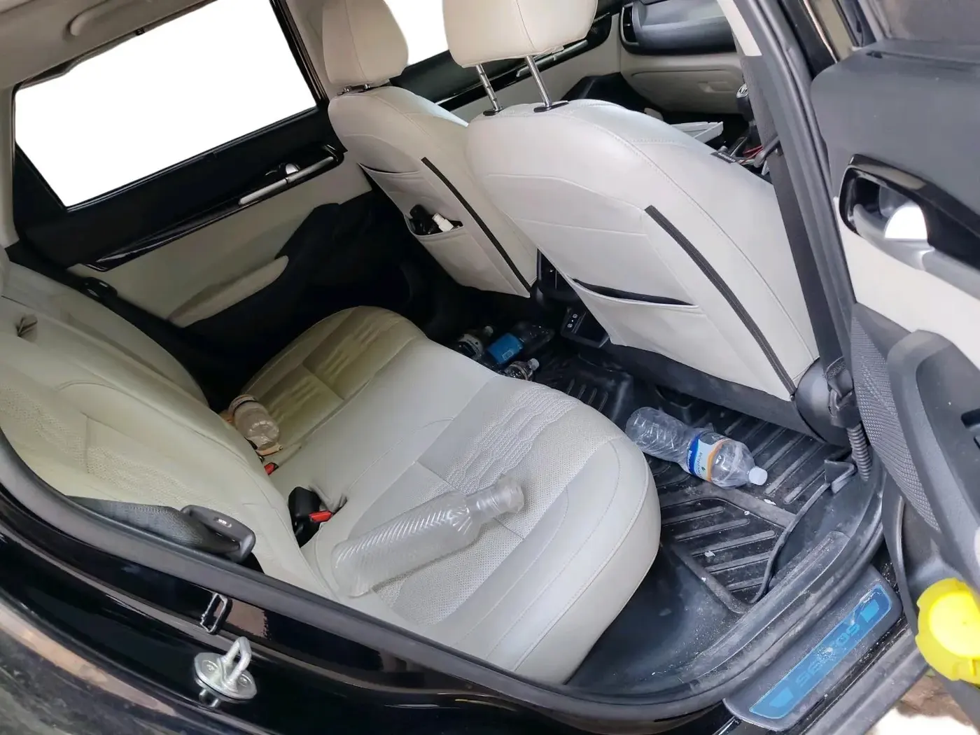 2024 KIA SELTOS  HTX 1.5 PETROL MT, Petrol, Manual, 16,087 km, interior