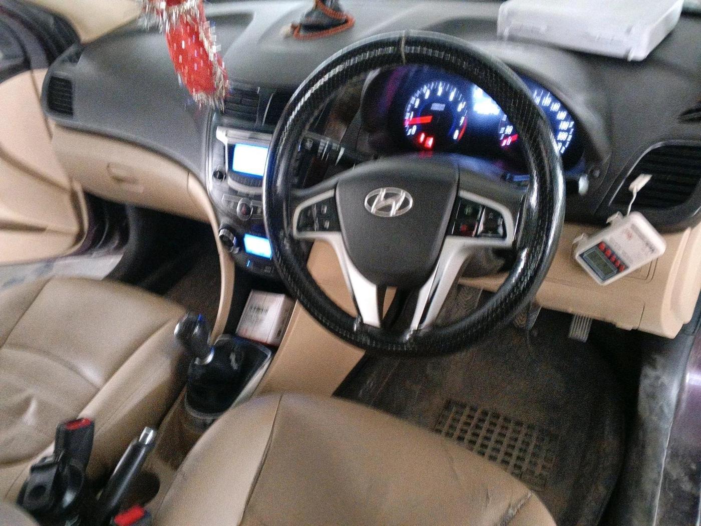 2011 Hyundai Verna FLUIDIC 1.6 VTVT, Petrol, Manual, 2,05,844 km, interior