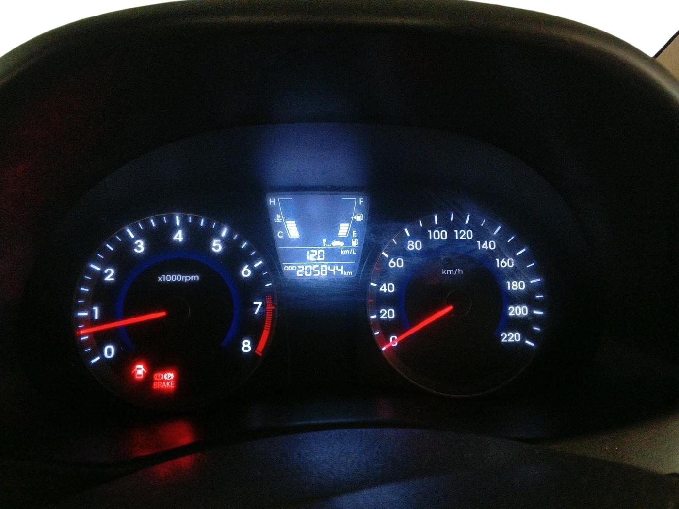 2011 Hyundai Verna FLUIDIC 1.6 VTVT, Petrol, Manual, 2,05,844 km, interior