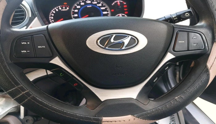 2016 Hyundai Grand i10 SPORTZ 1.2 KAPPA VTVT, Petrol, Manual, 31,315 km, interior