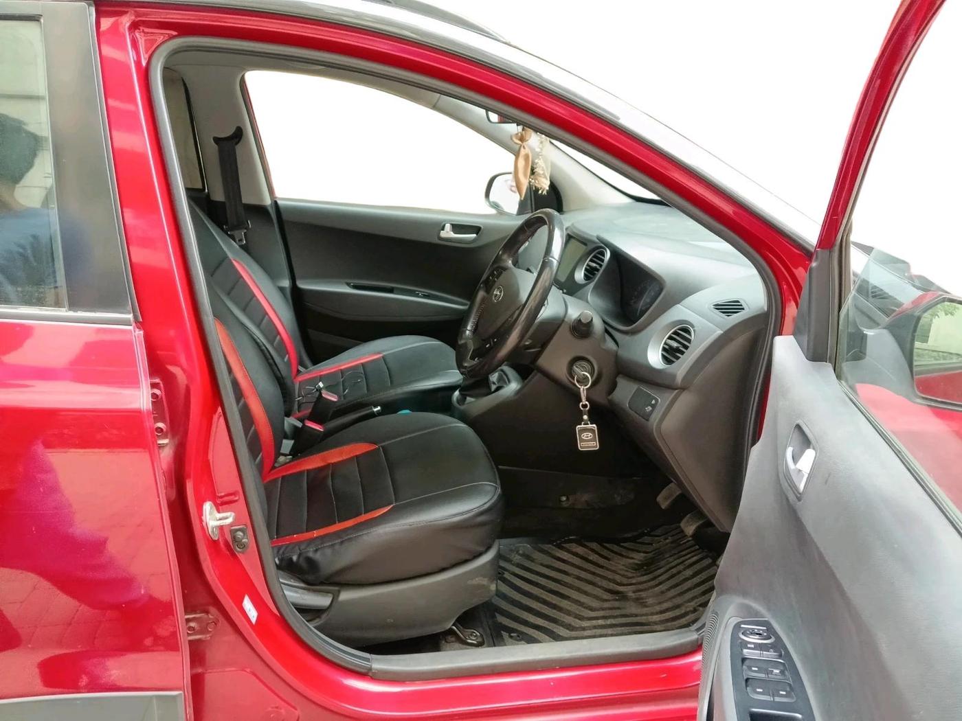 2018 Hyundai Grand i10 SPORTZ 1.2 KAPPA VTVT DUAL TONE, Petrol, Manual, 64,576 km, interior