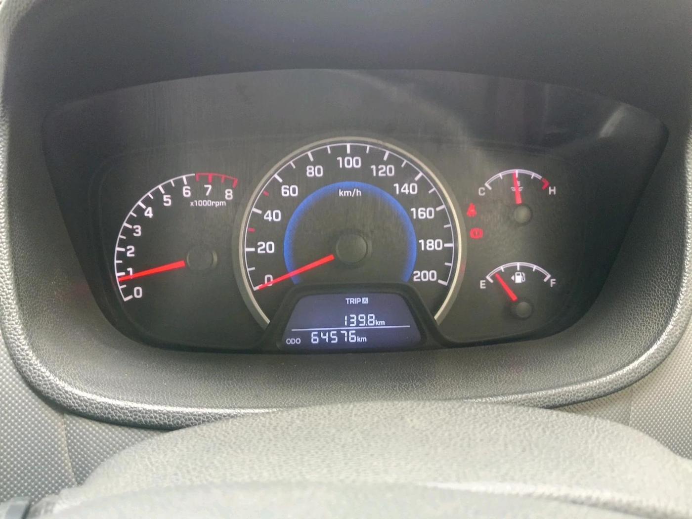 2018 Hyundai Grand i10 SPORTZ 1.2 KAPPA VTVT DUAL TONE, Petrol, Manual, 64,576 km, interior