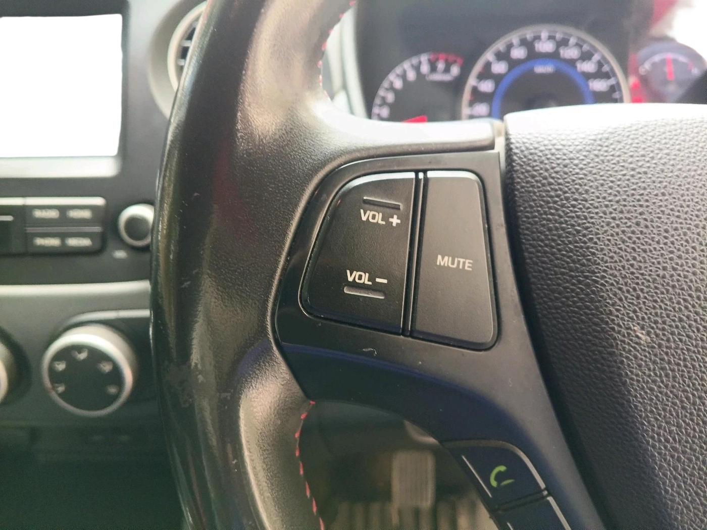 2018 Hyundai Grand i10 SPORTZ 1.2 KAPPA VTVT DUAL TONE, Petrol, Manual, 64,576 km, interior