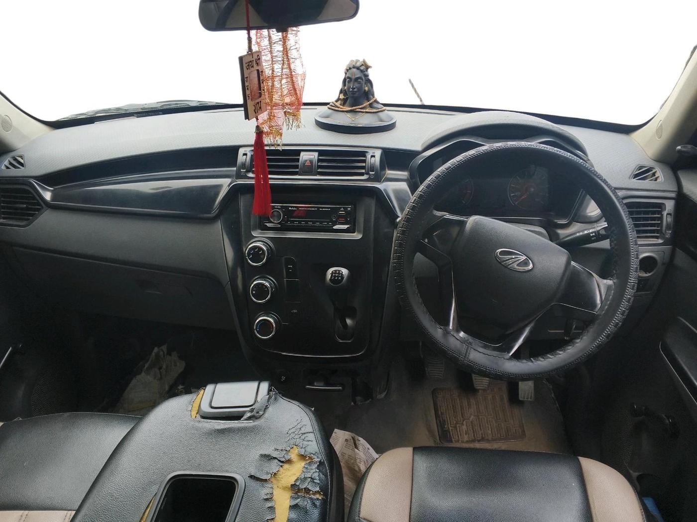 2018 Mahindra Kuv100 K2 TRIP CNG, CNG, Manual, 1,67,520 km, interior
