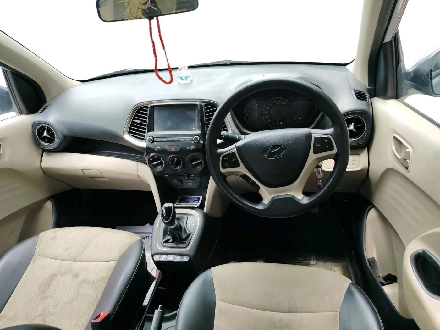 2019 Hyundai NEW SANTRO SPORTZ AMT, CNG, Automatic, 71,111 km, interior