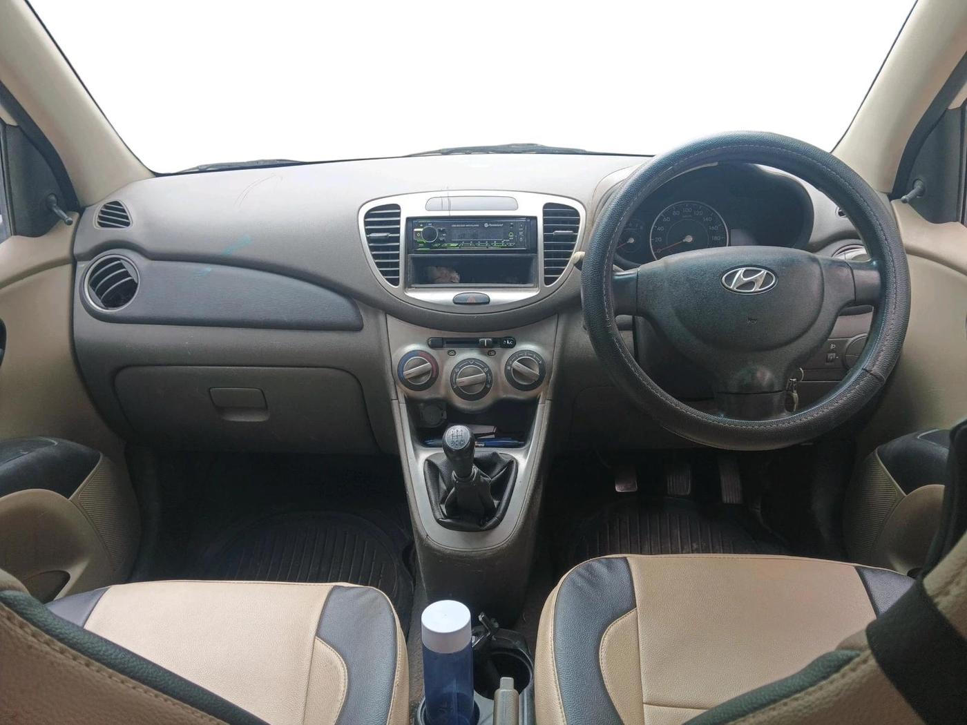 2012 Hyundai i10 ERA 1.1, Petrol, Manual, 1,14,437 km, interior