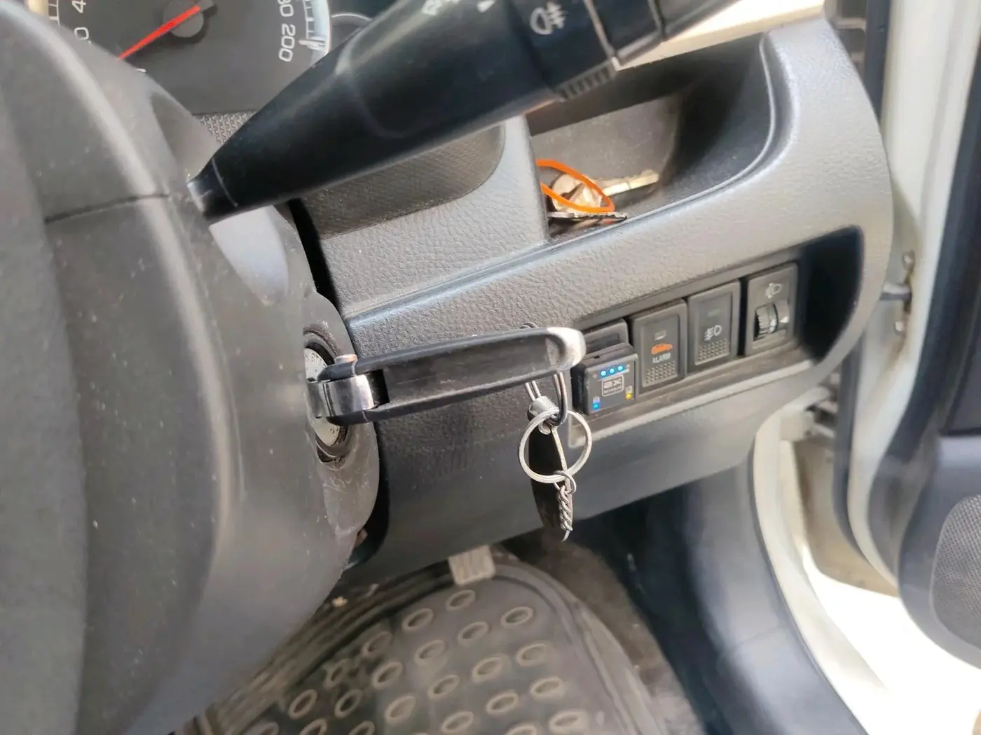 2014 Maruti Swift VXI, CNG, Manual, 1,08,202 km, interior