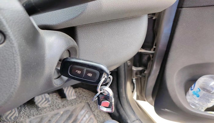 2019 Renault Kwid RXT 1.0 (O), Petrol, Manual, 50,047 km, interior