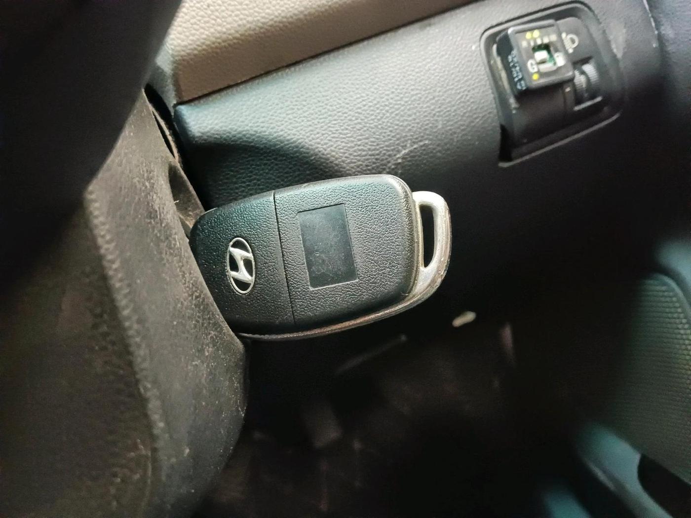 2015 Hyundai Elite i20 SPORTZ 1.2, CNG, Manual, 1,40,611 km, interior