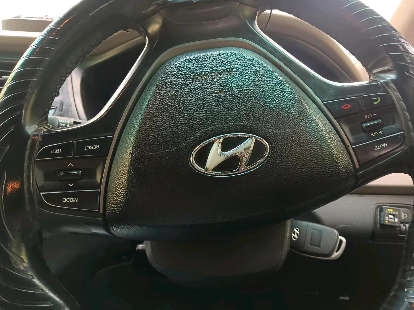 2015 Hyundai Elite i20 SPORTZ 1.2, CNG, Manual, 1,40,611 km, interior