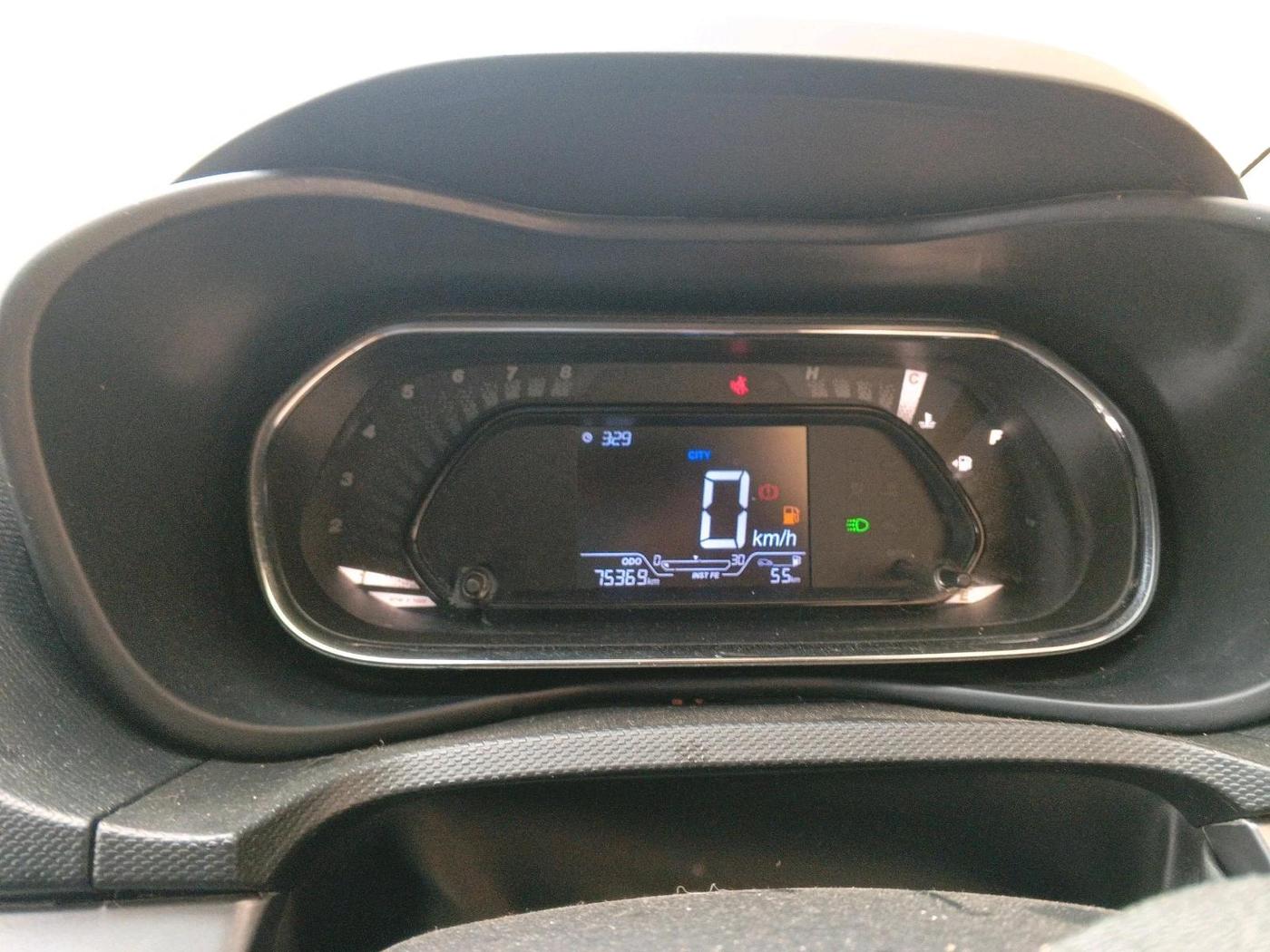 2022 Tata NEXON XM PETROL, Petrol, Manual, 75,369 km, interior