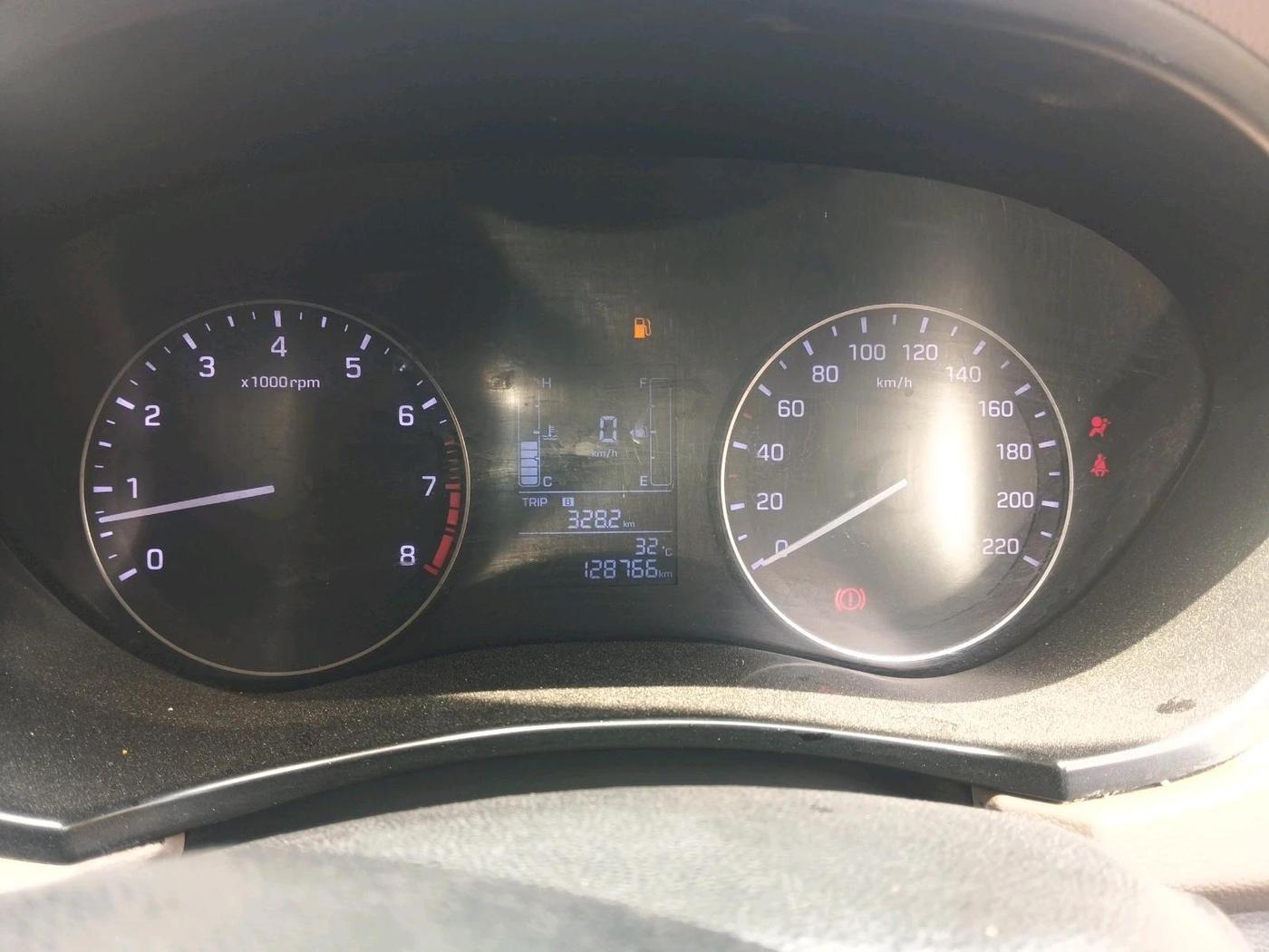 2016 Hyundai Elite i20 MAGNA 1.2, CNG, Manual, 1,28,766 km, interior