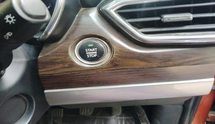 2019 Tata Harrier XZ 2.0L, Diesel, Manual, 1,62,531 km, interior