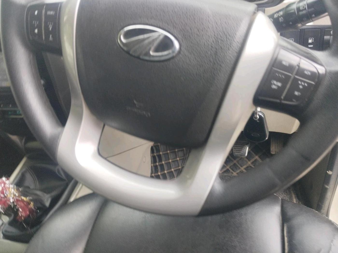2017 Mahindra Scorpio S10 1.99, Diesel, Manual, 53,912 km, interior