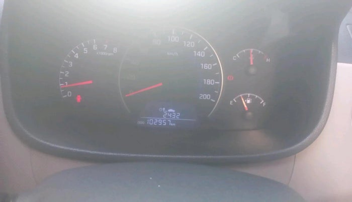 2013 Hyundai Grand i10 MAGNA 1.2 KAPPA VTVT, Petrol, Manual, 1,02,957 km, interior