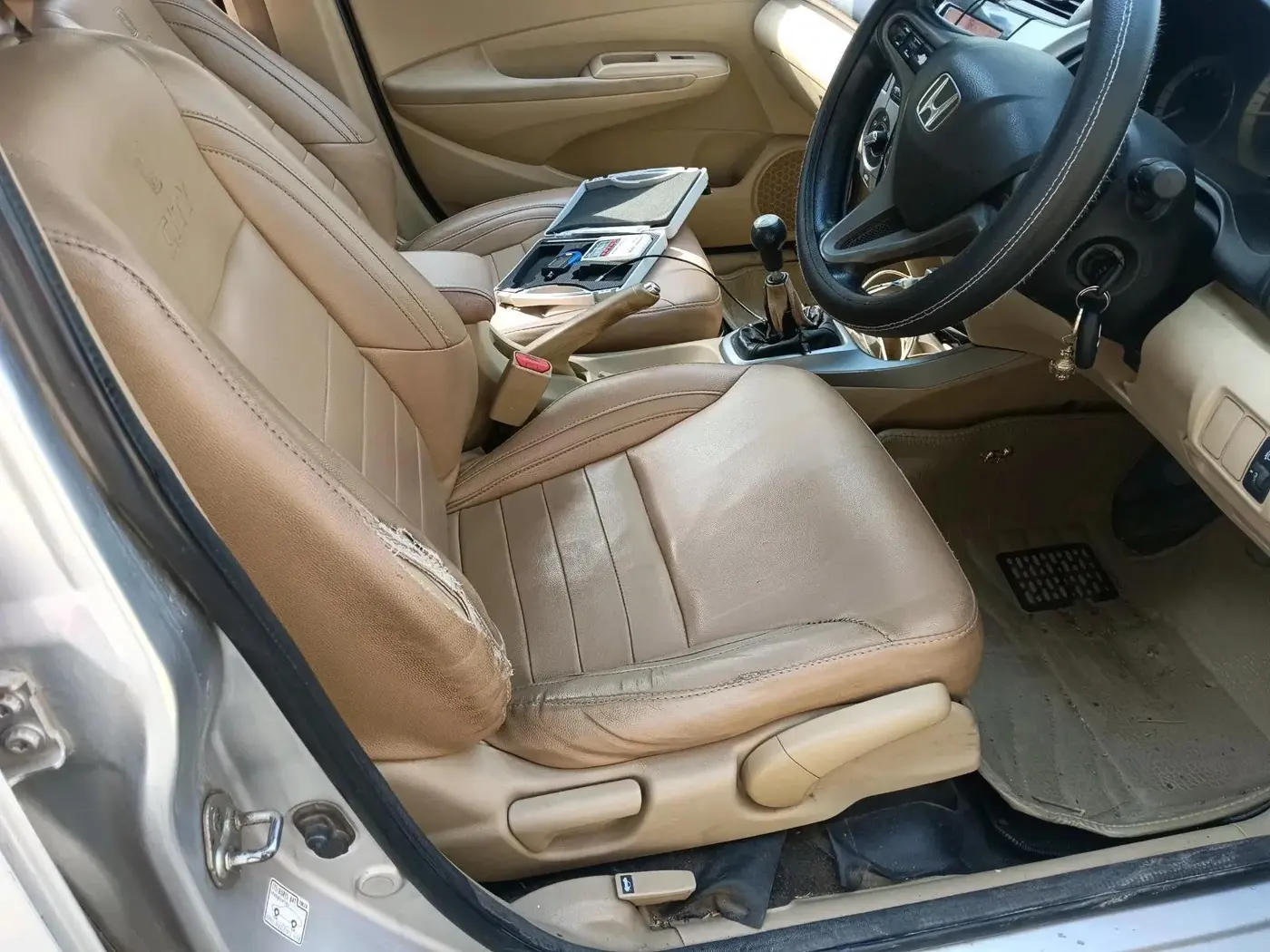 2013 Honda City 1.5L I-VTEC S MT, Petrol, Manual, 1,34,066 km, interior