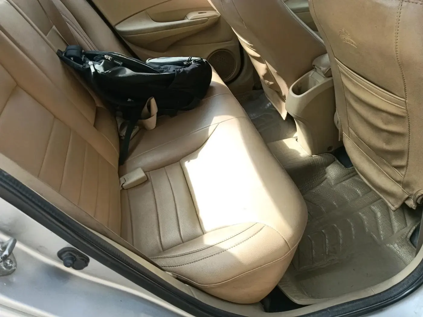 2013 Honda City 1.5L I-VTEC S MT, Petrol, Manual, 1,34,066 km, interior