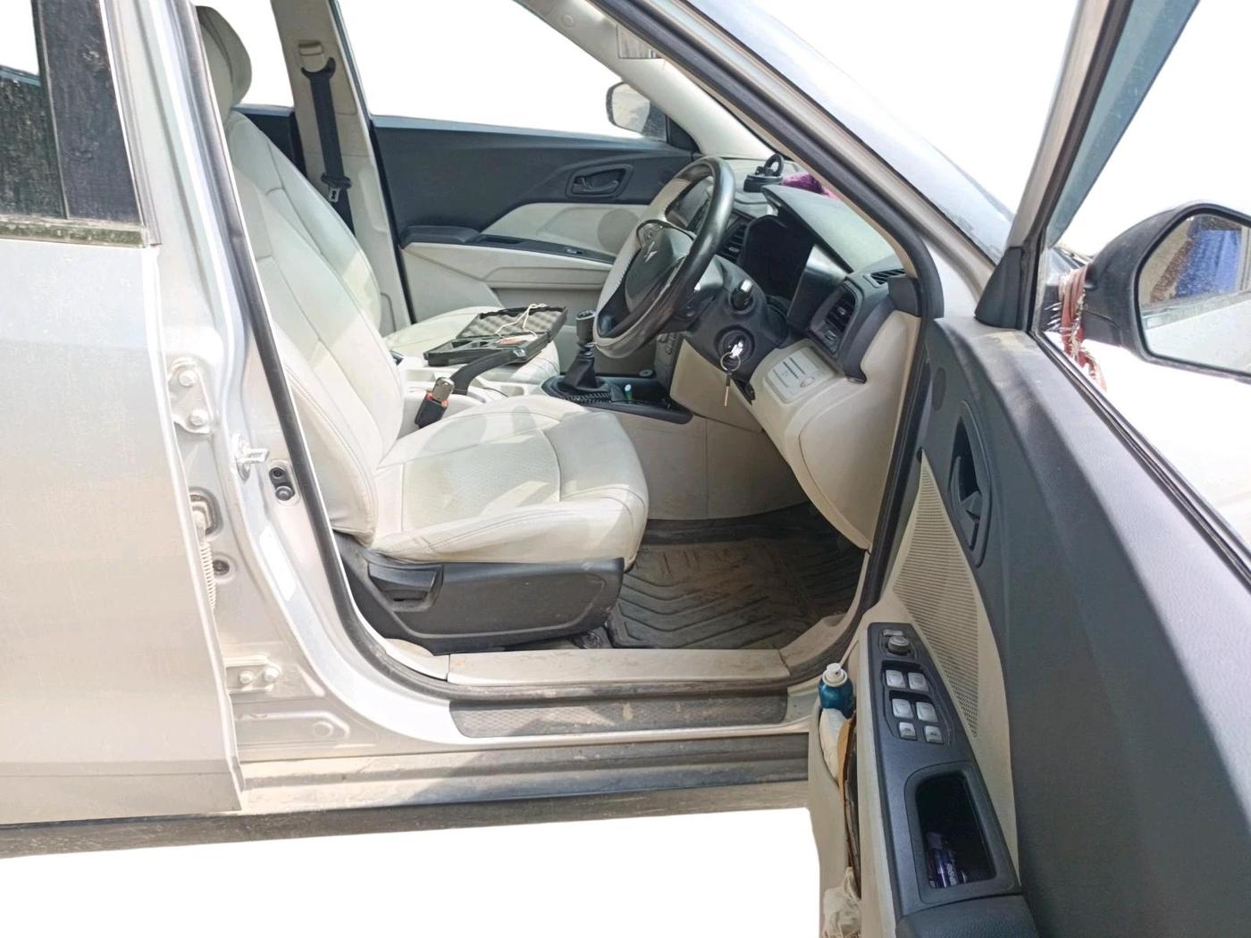 2023 Mahindra XUV300 W4 1.5 DIESEL, Diesel, Manual, 76,297 km, interior