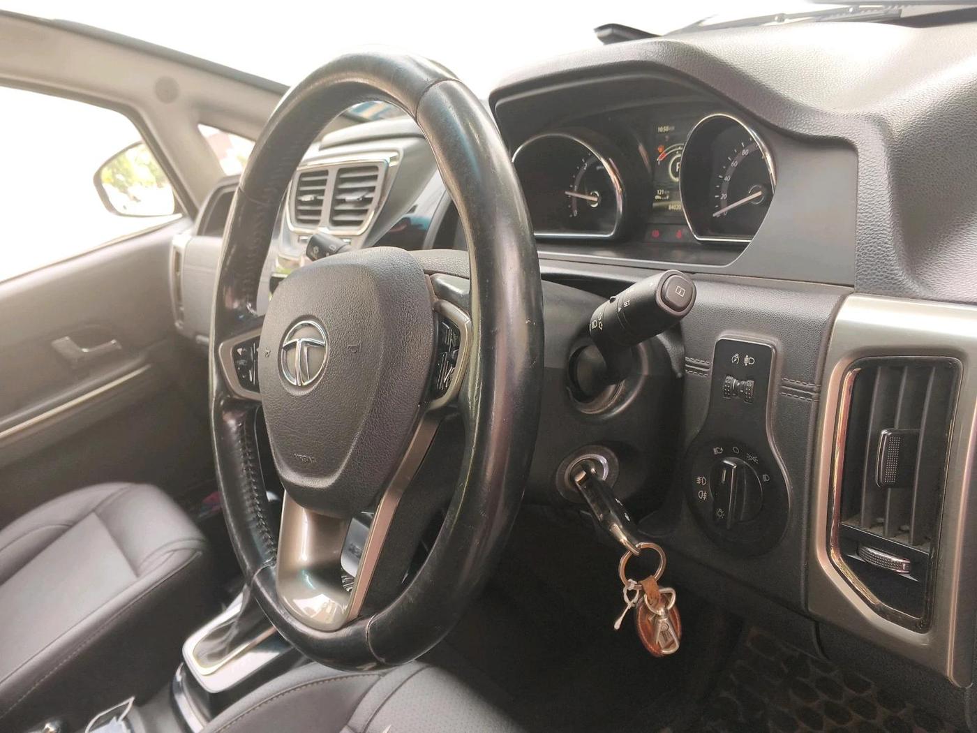 2017 Tata Hexa XTA 4X2 6 STR, Diesel, Automatic, 84,020 km, interior