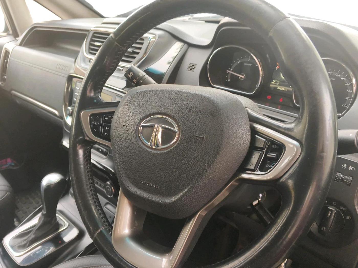 2017 Tata Hexa XTA 4X2 6 STR, Diesel, Automatic, 84,020 km, interior