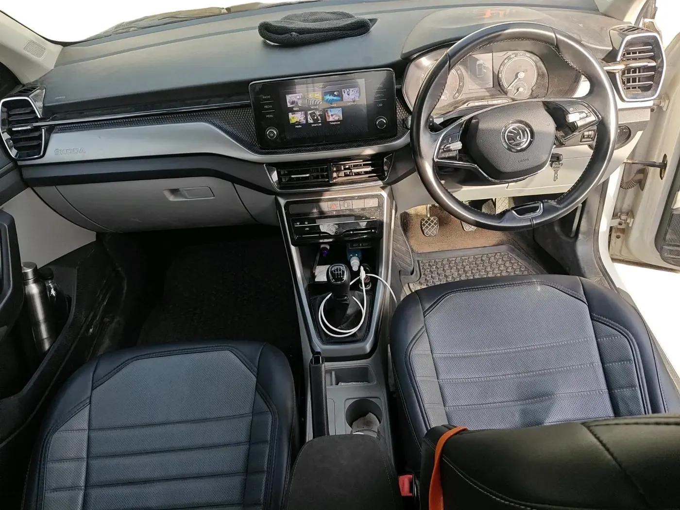 2022 Skoda KUSHAQ AMBITION 1.0L TSI MT, Petrol, Manual, 55,000 km, interior