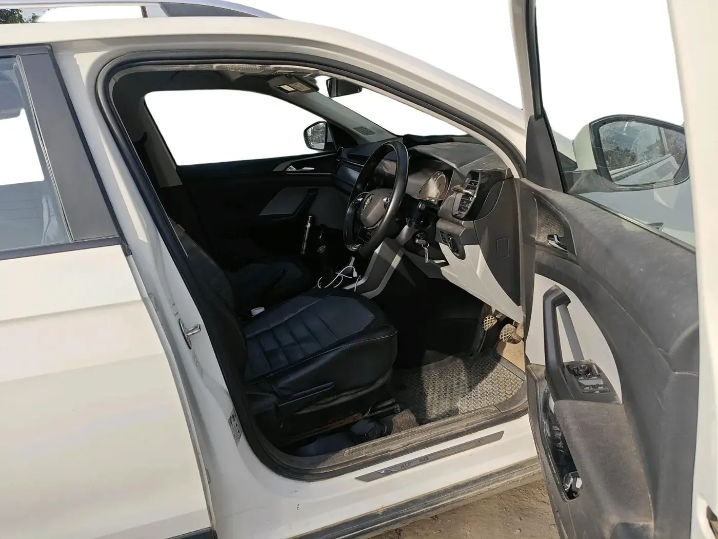 2022 Skoda KUSHAQ AMBITION 1.0L TSI MT, Petrol, Manual, 55,000 km, interior