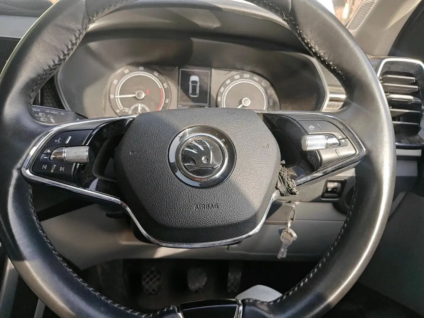 2022 Skoda KUSHAQ AMBITION 1.0L TSI MT, Petrol, Manual, 55,000 km, interior