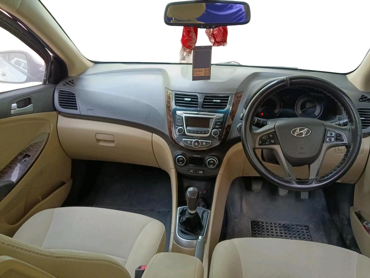 2015 Hyundai Verna FLUIDIC 4S 1.6 VTVT S(O), Petrol, Manual, 94,262 km, interior