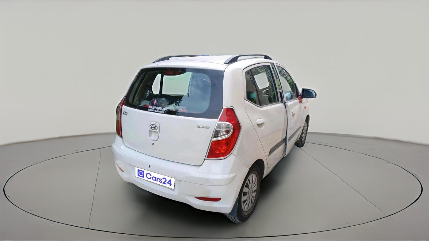 2015 Hyundai i10 SPORTZ 1.1, CNG, Manual, 1,05,168 km, exterior