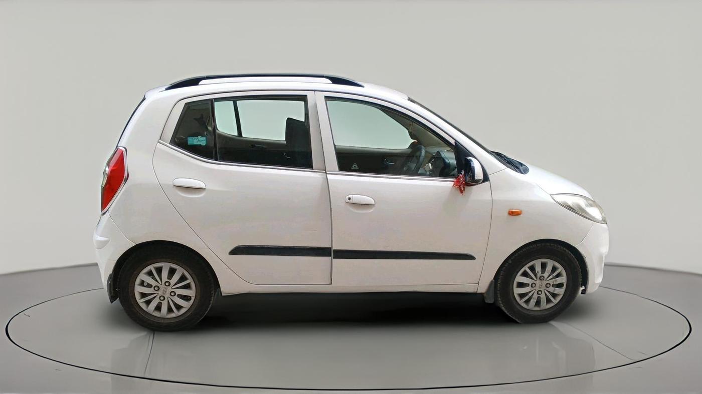 2015 Hyundai i10 SPORTZ 1.1, CNG, Manual, 1,05,168 km, exterior