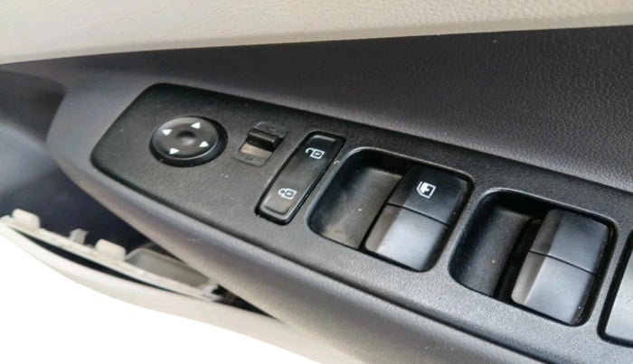 2021 Hyundai AURA S 1.2 CNG, CNG, Manual, 74,667 km, interior