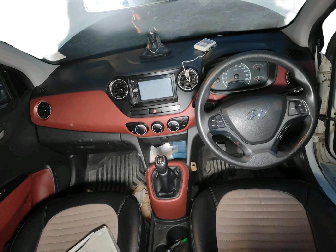 2016 Hyundai Grand i10 1.2 SPORTZ PRIME EDITION VTVT, Petrol, Manual, 97,165 km, interior