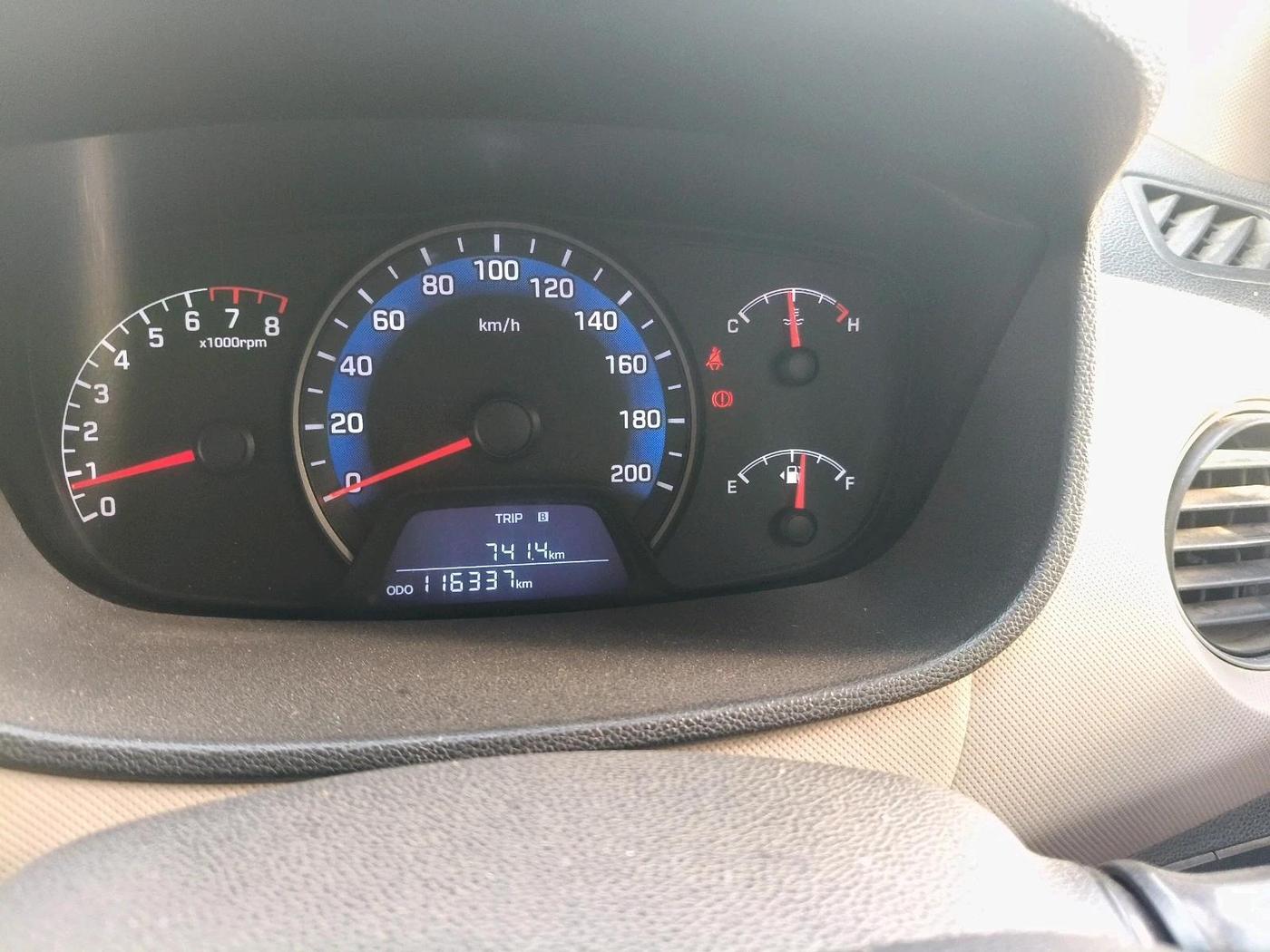 2016 Hyundai Xcent S 1.2, Petrol, Manual, 1,16,337 km, interior