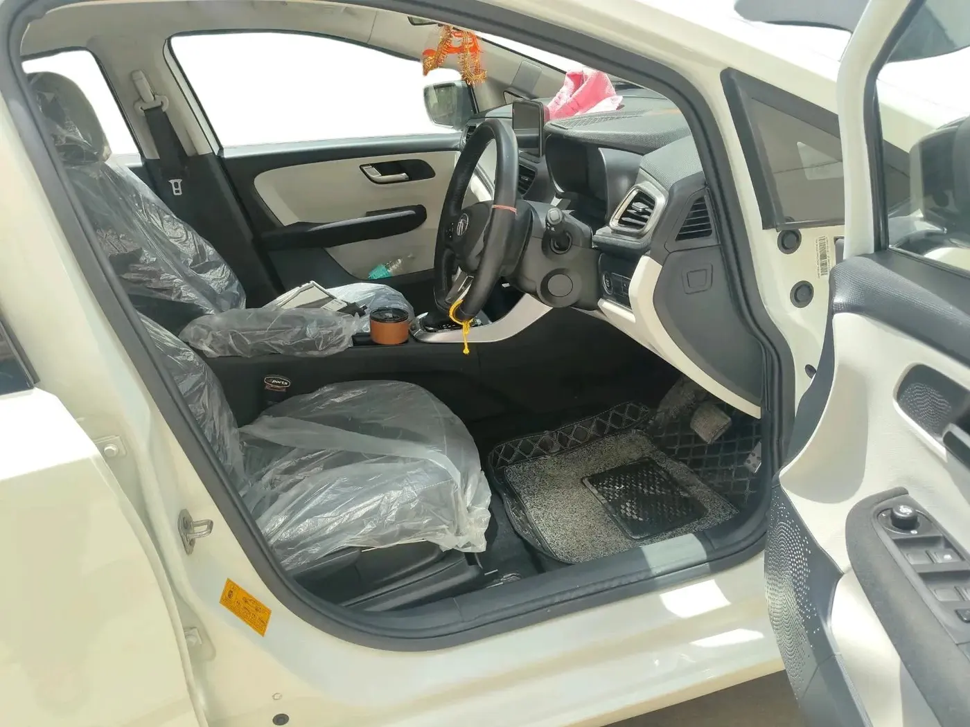 2023 Tata ALTROZ XZA PLUS, Petrol, Automatic, 23,320 km, interior