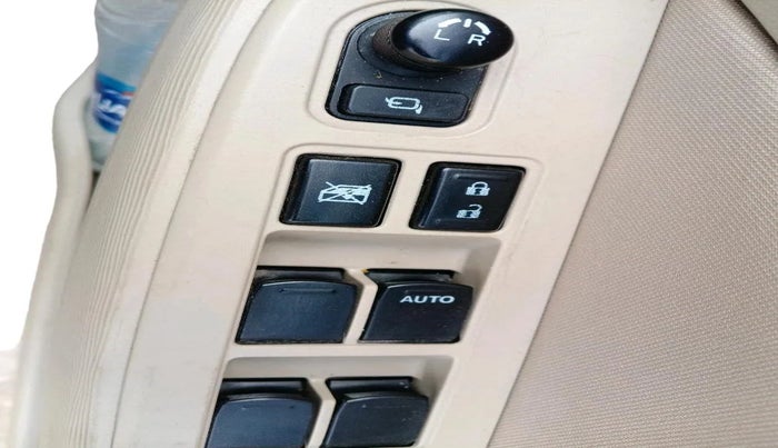 2022 Maruti Dzire VXI, CNG, Manual, 24,990 km, interior