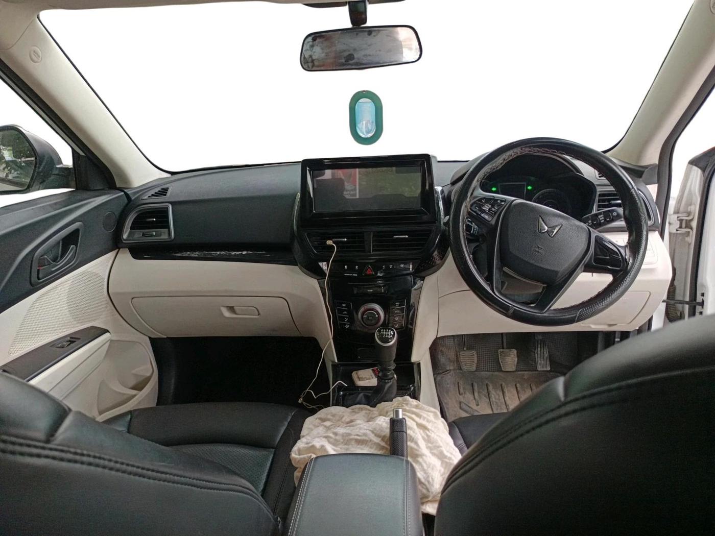 2025 Mahindra XUV 3XO MX2 Pro 1.5 Turbo Diesel, Diesel, Manual, 25,793 km, interior