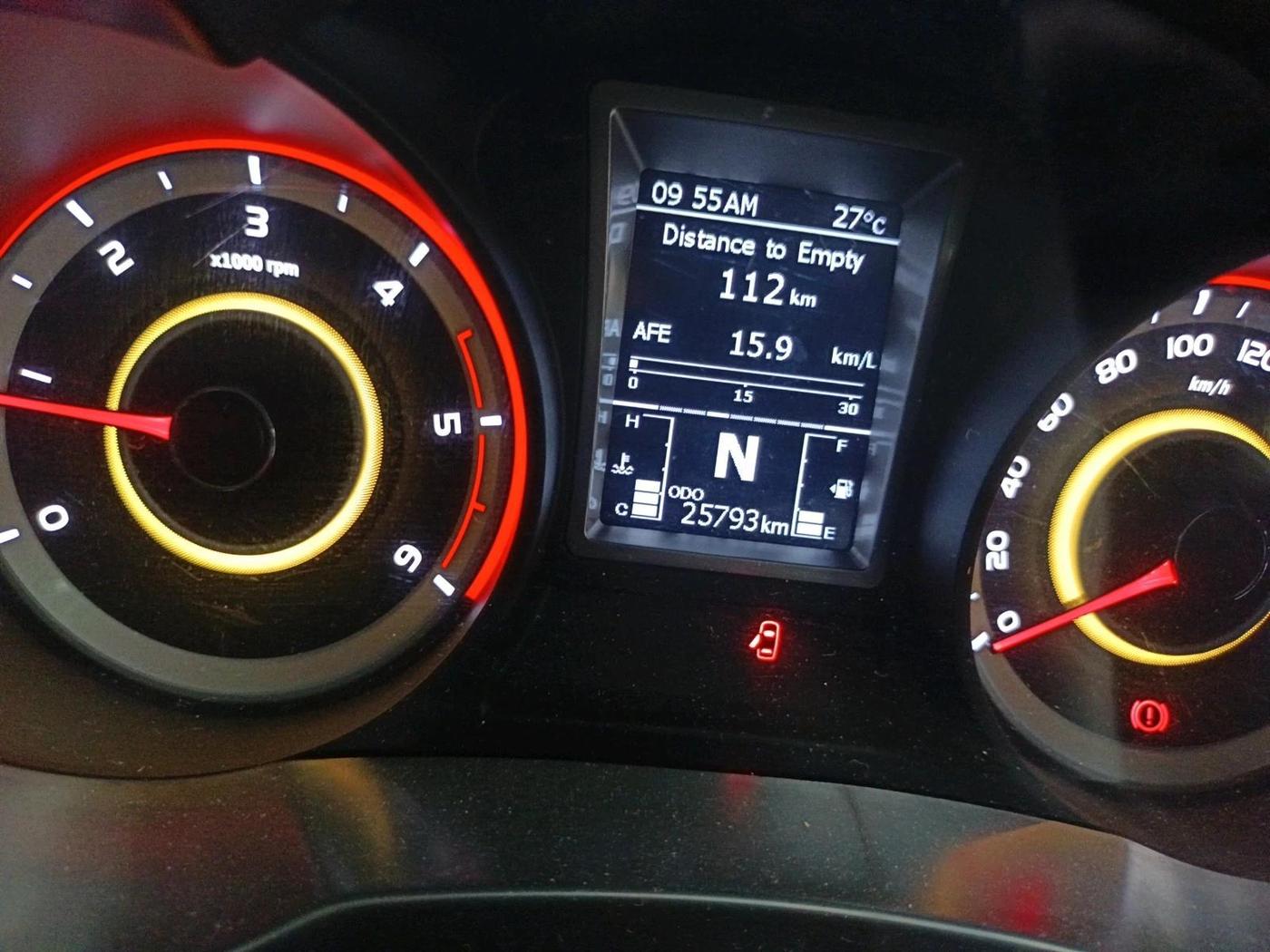 2025 Mahindra XUV 3XO MX2 Pro 1.5 Turbo Diesel, Diesel, Manual, 25,793 km, interior