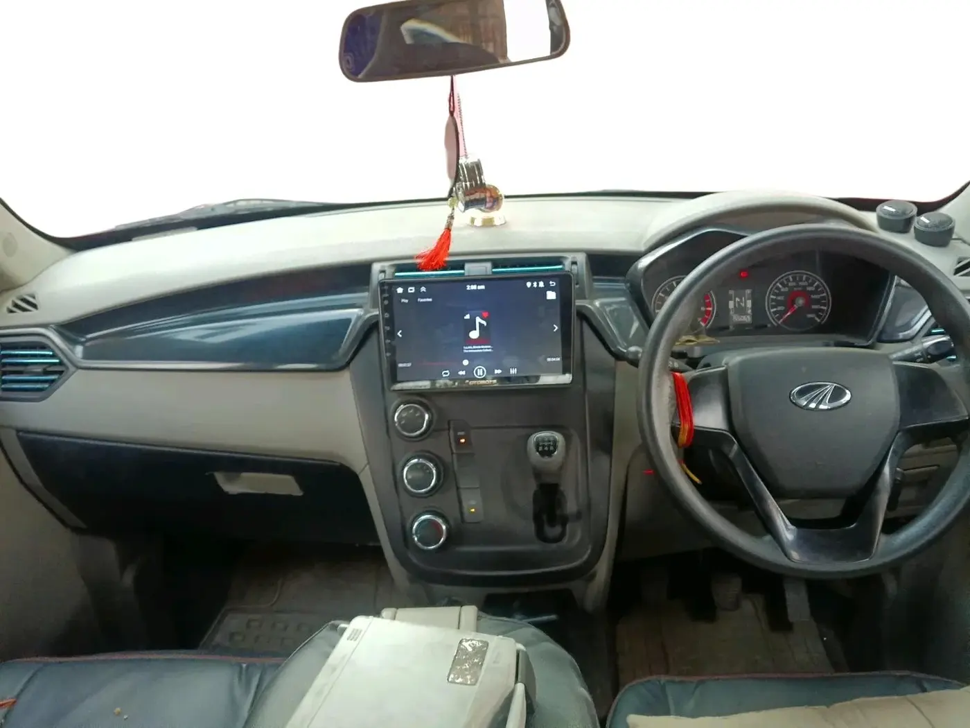 2017 Mahindra Kuv100 K4 6 STR, Petrol, Manual, 1,55,599 km, interior
