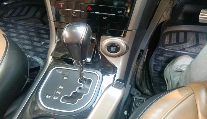 2019 Mahindra XUV500 W11 AT, Diesel, Automatic, 62,350 km, interior