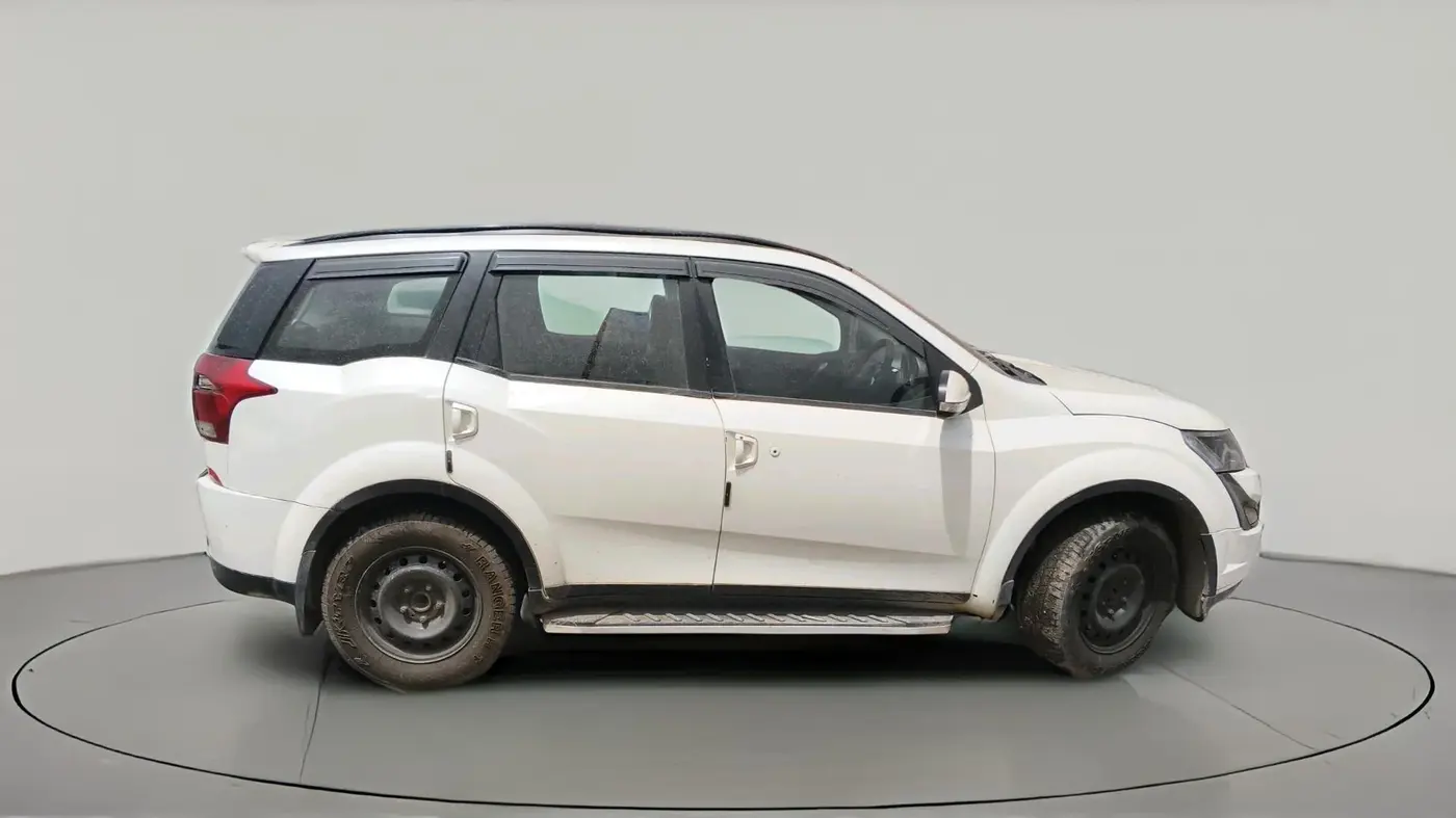 2019 Mahindra XUV500 W7, Diesel, Manual, 99,302 km, exterior