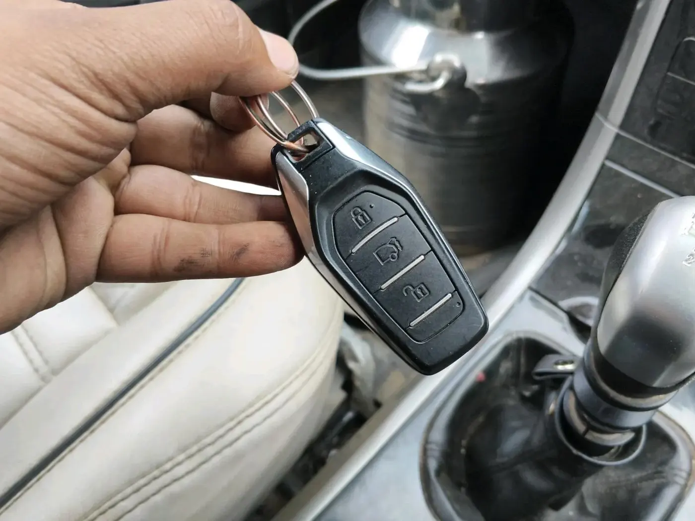 2019 Mahindra XUV500 W7, Diesel, Manual, 99,302 km, interior