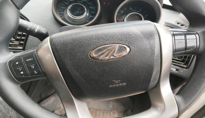 2019 Mahindra XUV500 W7, Diesel, Manual, 99,302 km, interior