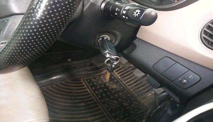 2014 Hyundai Xcent S (O) 1.2, Petrol, Manual, 63,407 km, interior